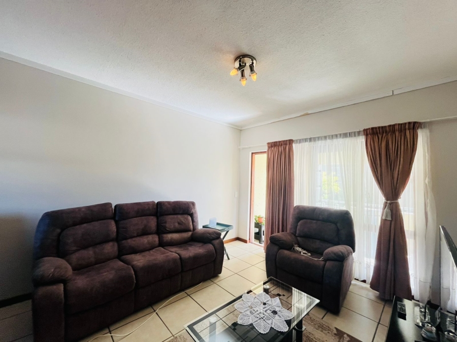 To Let 1 Bedroom Property for Rent in Broadacres Gauteng