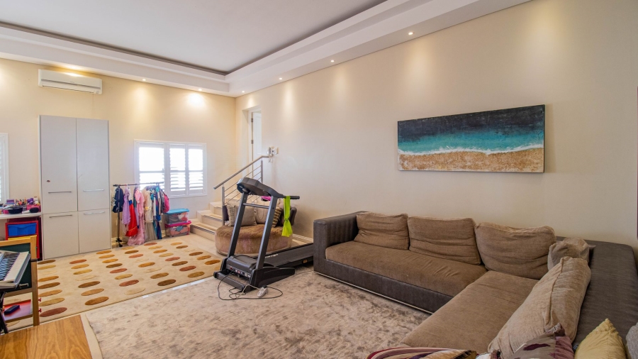 5 Bedroom Property for Sale in Talboton Gauteng