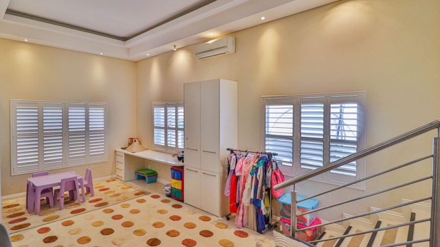 5 Bedroom Property for Sale in Talboton Gauteng