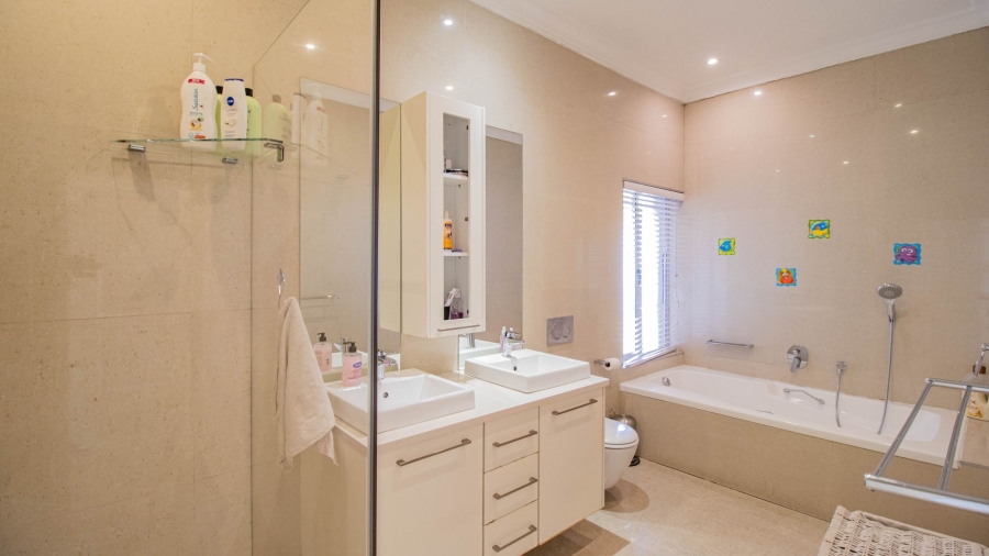 5 Bedroom Property for Sale in Talboton Gauteng