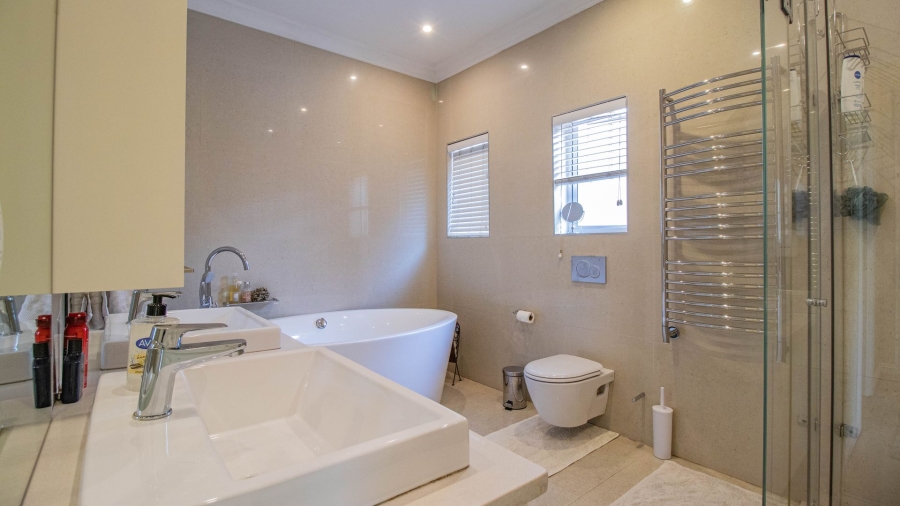 5 Bedroom Property for Sale in Talboton Gauteng