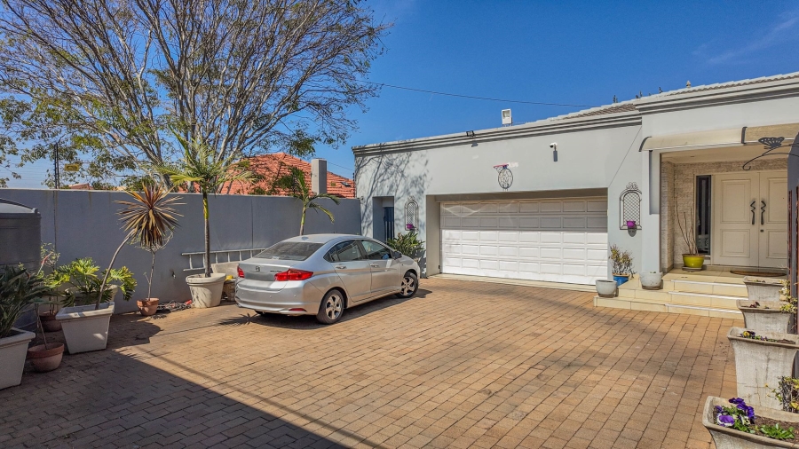 5 Bedroom Property for Sale in Talboton Gauteng