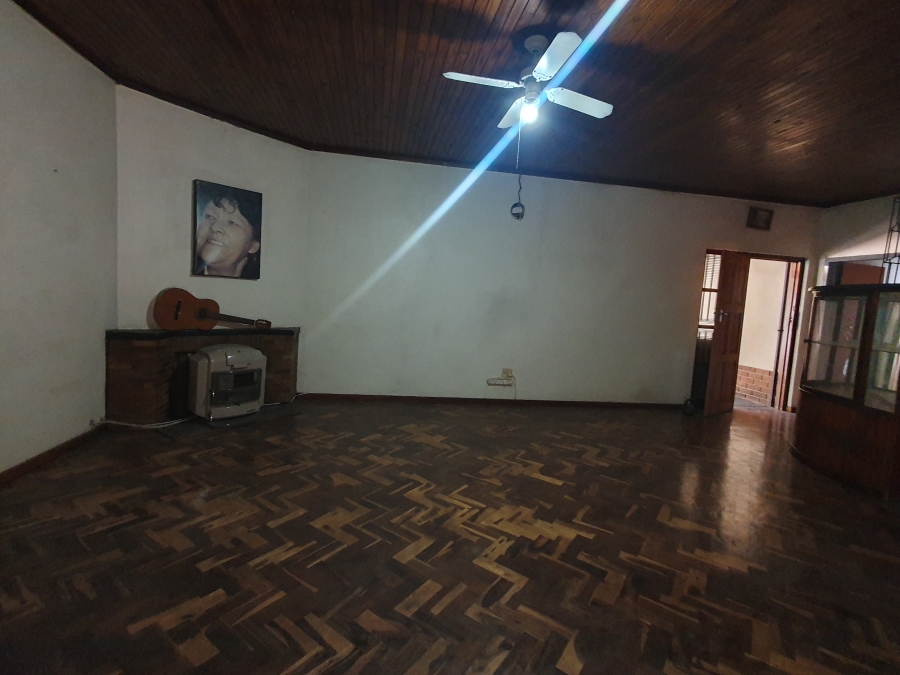 4 Bedroom Property for Sale in Pretoria Gardens Gauteng