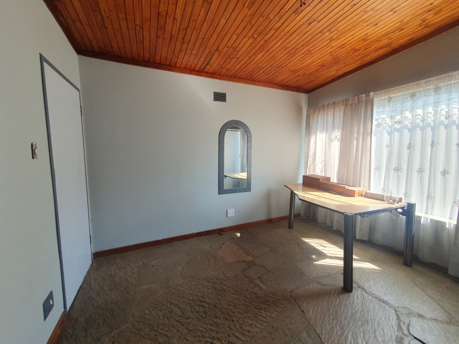 4 Bedroom Property for Sale in Pretoria Gardens Gauteng