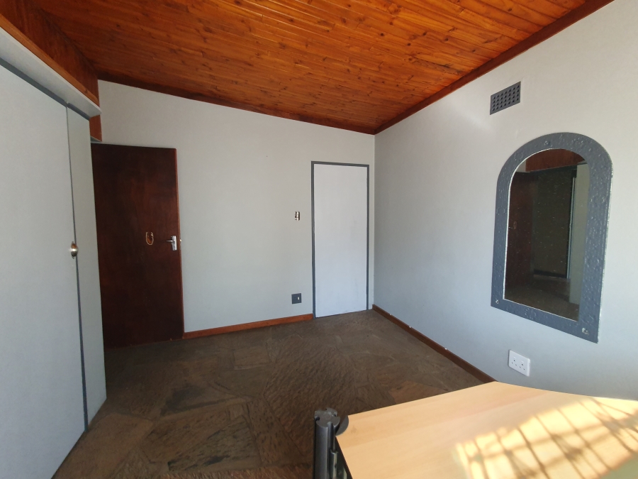 4 Bedroom Property for Sale in Pretoria Gardens Gauteng