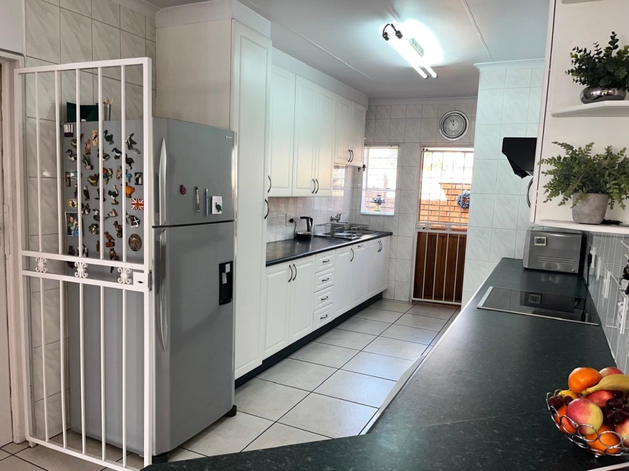 3 Bedroom Property for Sale in Eden Glen Gauteng