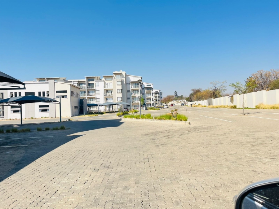 To Let 2 Bedroom Property for Rent in Broadacres Gauteng