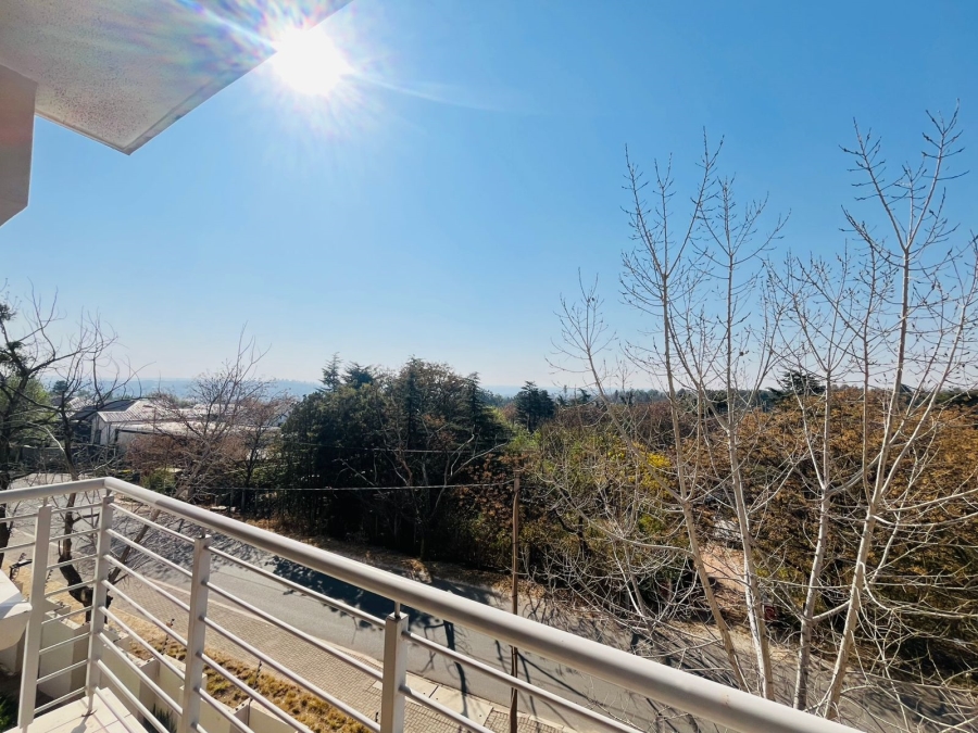To Let 2 Bedroom Property for Rent in Broadacres Gauteng