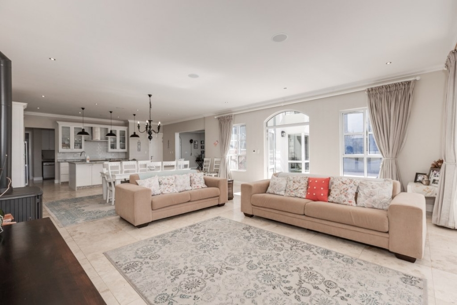5 Bedroom Property for Sale in Helderfontein Estate Gauteng