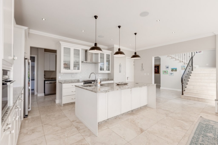 5 Bedroom Property for Sale in Helderfontein Estate Gauteng