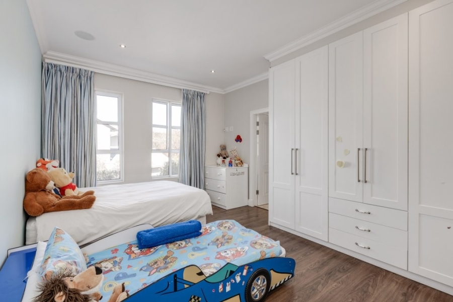 5 Bedroom Property for Sale in Helderfontein Estate Gauteng