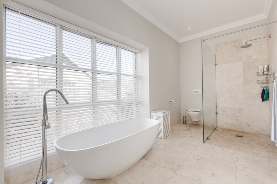 5 Bedroom Property for Sale in Helderfontein Estate Gauteng
