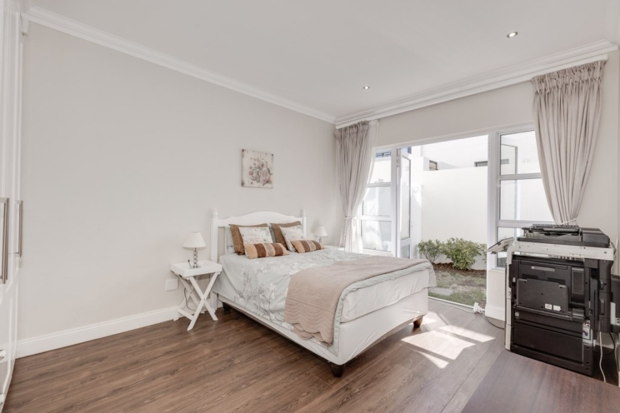 5 Bedroom Property for Sale in Helderfontein Estate Gauteng