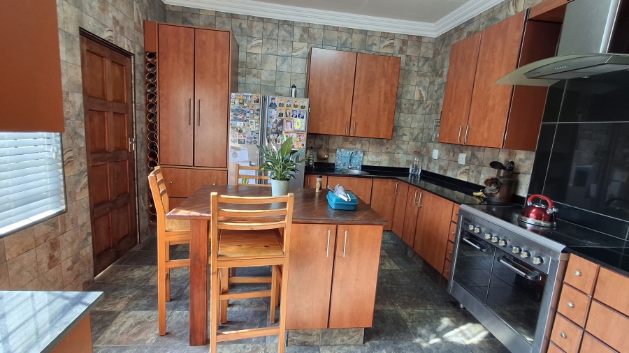 6 Bedroom Property for Sale in Pretoria Gardens Gauteng