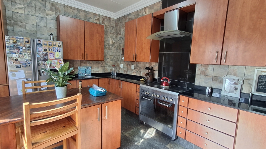 6 Bedroom Property for Sale in Pretoria Gardens Gauteng