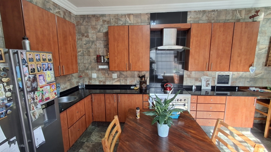 6 Bedroom Property for Sale in Pretoria Gardens Gauteng