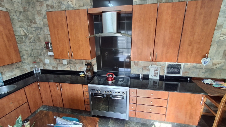 6 Bedroom Property for Sale in Pretoria Gardens Gauteng