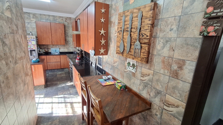 6 Bedroom Property for Sale in Pretoria Gardens Gauteng