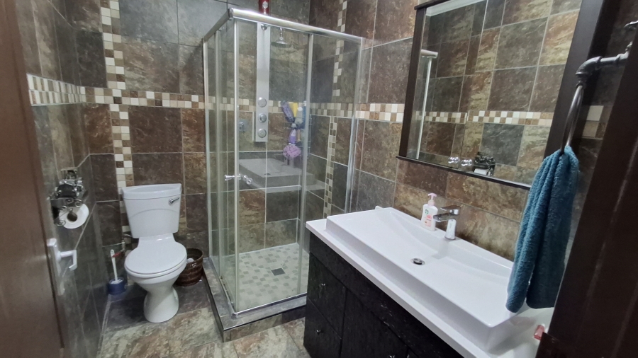 6 Bedroom Property for Sale in Pretoria Gardens Gauteng