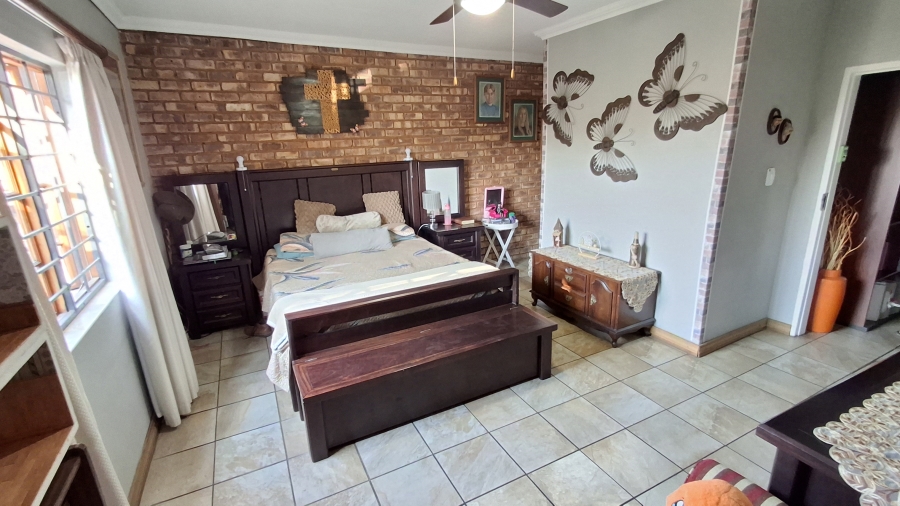 6 Bedroom Property for Sale in Pretoria Gardens Gauteng