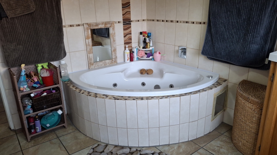 6 Bedroom Property for Sale in Pretoria Gardens Gauteng