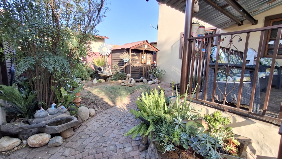 6 Bedroom Property for Sale in Pretoria Gardens Gauteng