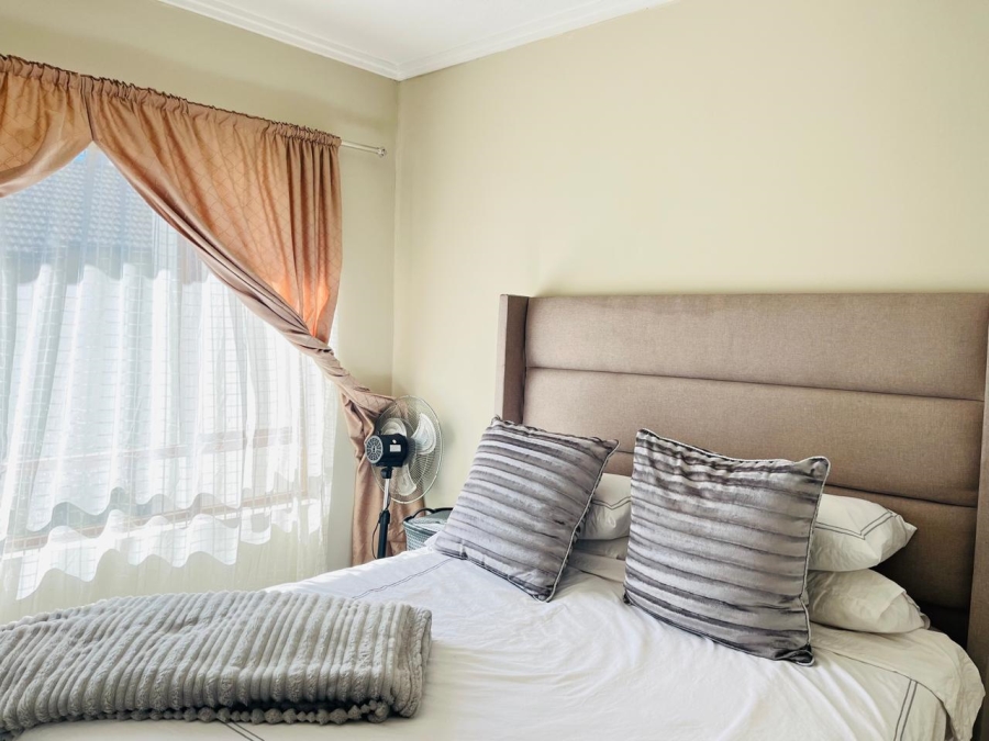 To Let 1 Bedroom Property for Rent in Beverley Gauteng