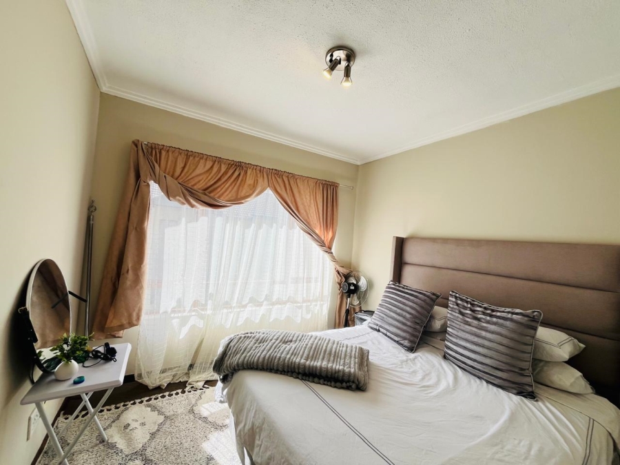 To Let 1 Bedroom Property for Rent in Beverley Gauteng