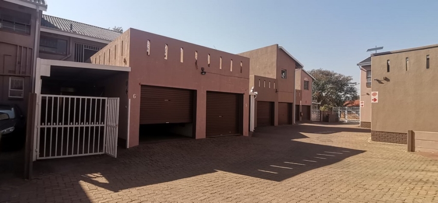 2 Bedroom Property for Sale in Brackenhurst Gauteng