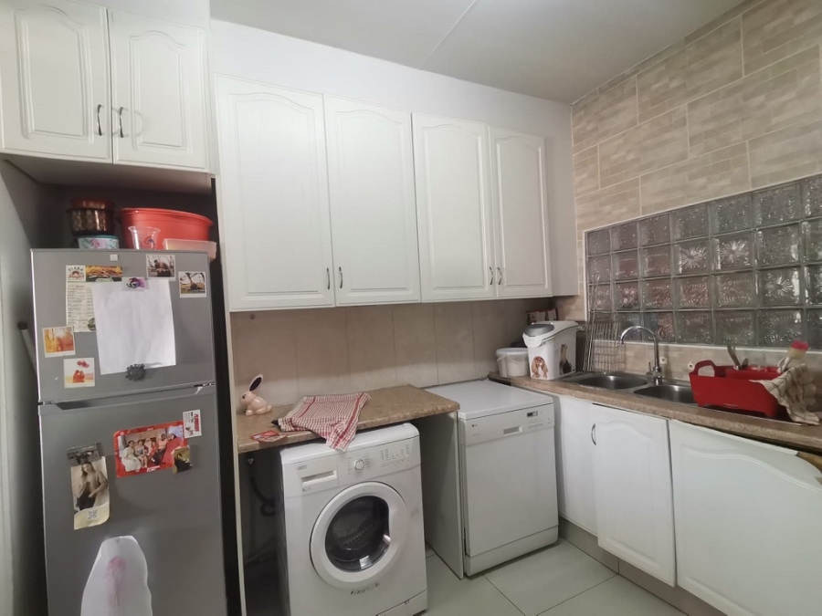 2 Bedroom Property for Sale in Brackenhurst Gauteng