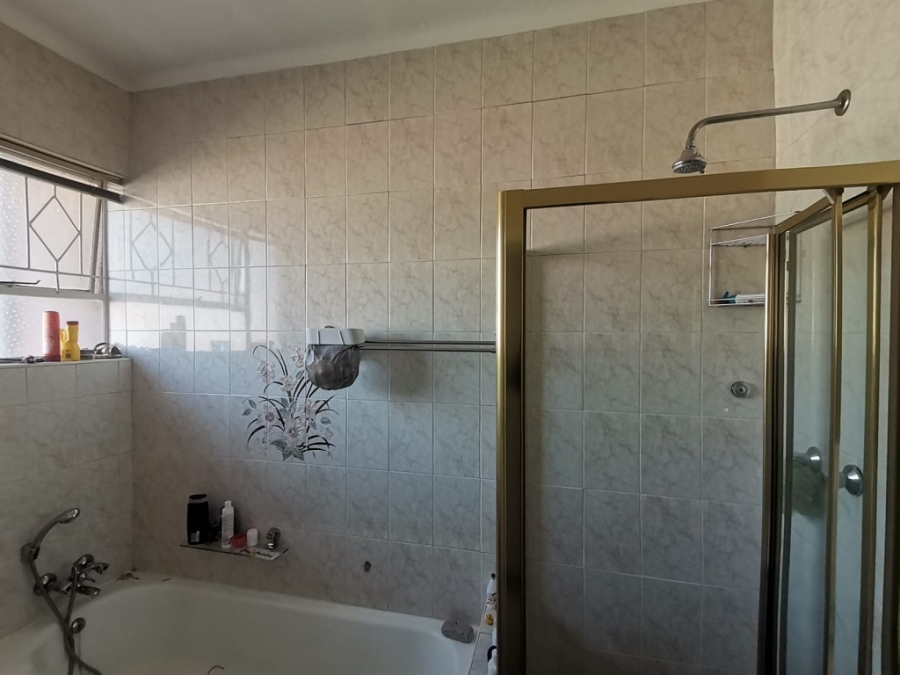 2 Bedroom Property for Sale in Brackenhurst Gauteng