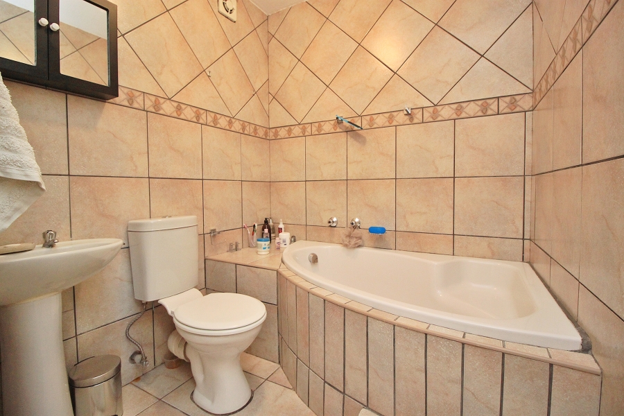 2 Bedroom Property for Sale in Primrose Hill Gauteng