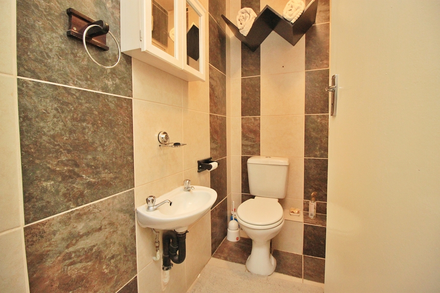 2 Bedroom Property for Sale in Primrose Hill Gauteng