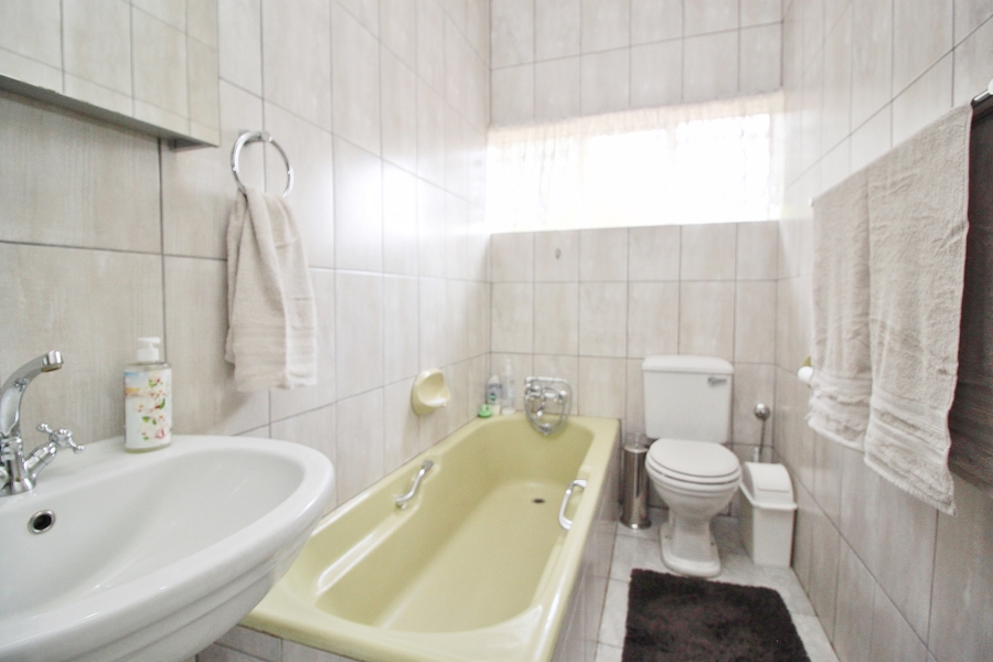 3 Bedroom Property for Sale in Sunnyridge Gauteng