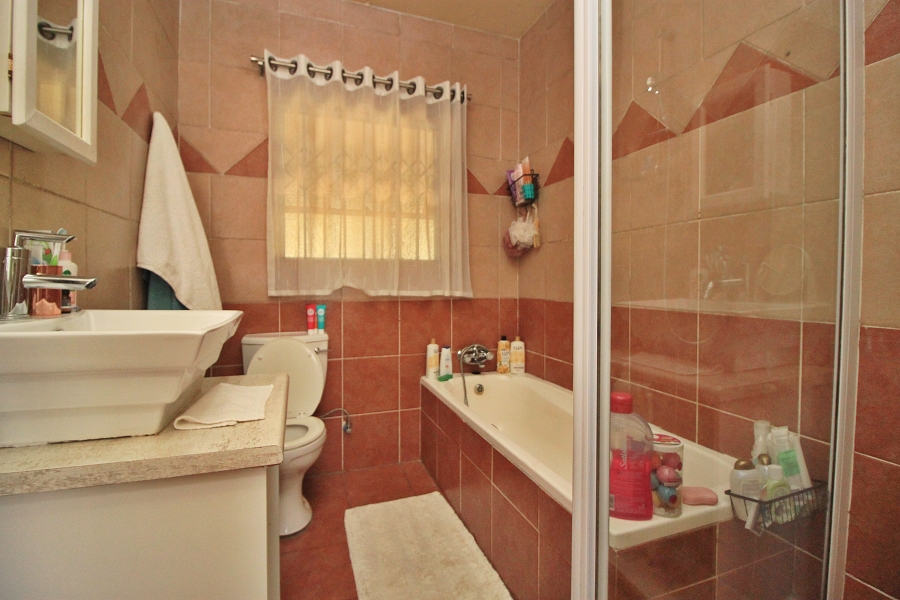 3 Bedroom Property for Sale in Sunnyrock Gauteng
