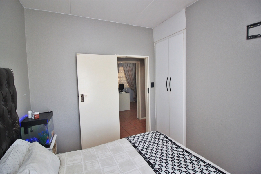 3 Bedroom Property for Sale in Sunnyrock Gauteng