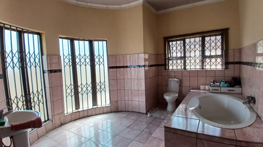 4 Bedroom Property for Sale in Vanderbijlpark SE 4 Gauteng