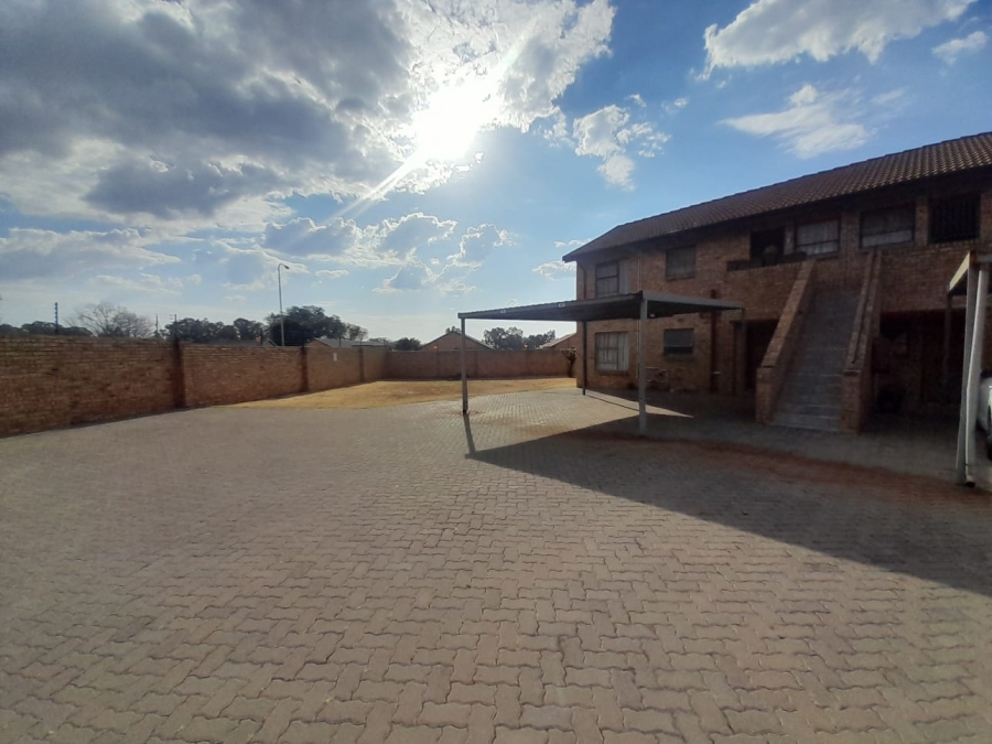 To Let 2 Bedroom Property for Rent in Riversdale Gauteng