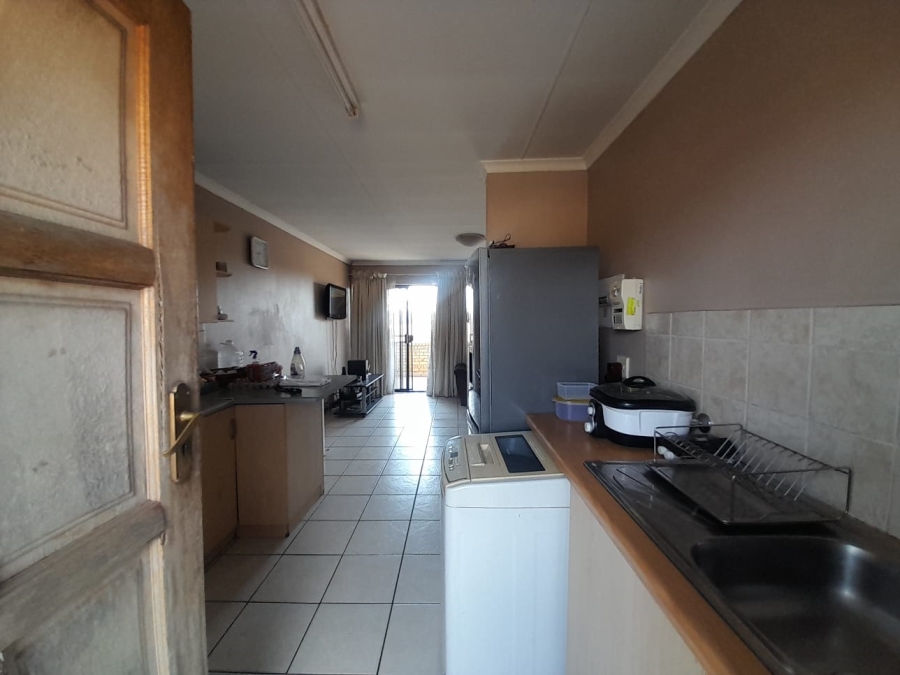 To Let 2 Bedroom Property for Rent in Riversdale Gauteng