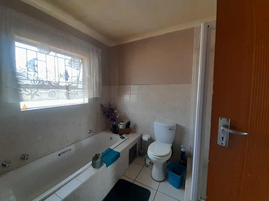 To Let 2 Bedroom Property for Rent in Riversdale Gauteng
