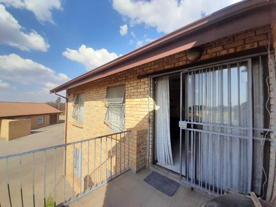 To Let 2 Bedroom Property for Rent in Riversdale Gauteng