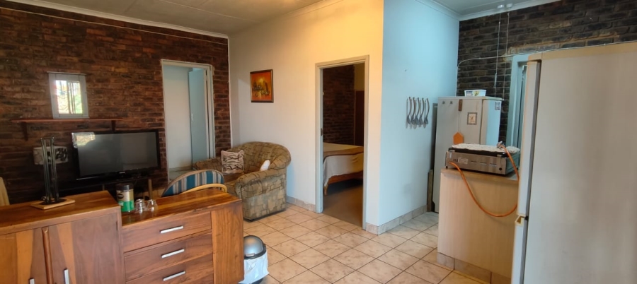 To Let 2 Bedroom Property for Rent in Golf Park Gauteng