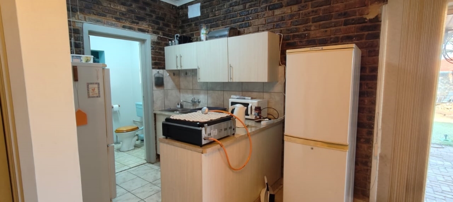 To Let 2 Bedroom Property for Rent in Golf Park Gauteng