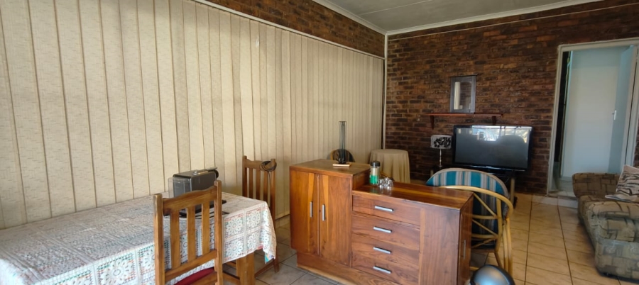 To Let 2 Bedroom Property for Rent in Golf Park Gauteng