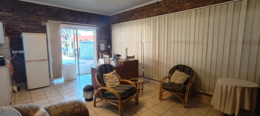To Let 2 Bedroom Property for Rent in Golf Park Gauteng