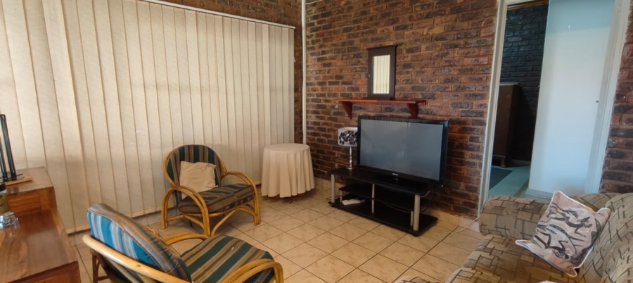 To Let 2 Bedroom Property for Rent in Golf Park Gauteng