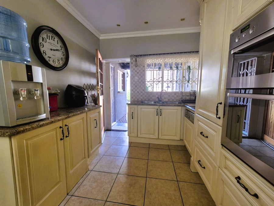 3 Bedroom Property for Sale in Three Rivers Proper Gauteng