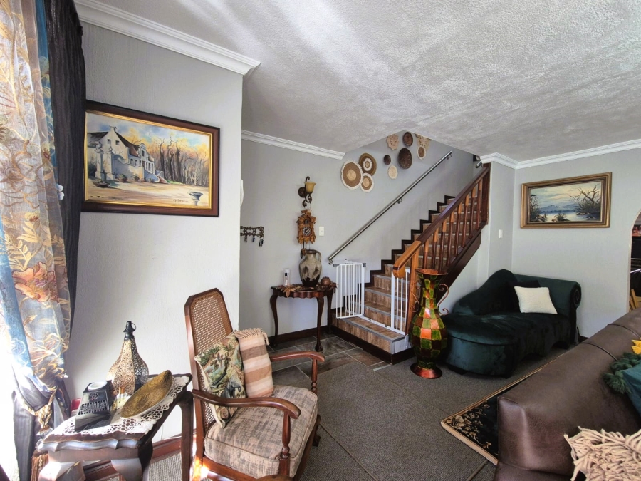 3 Bedroom Property for Sale in Three Rivers Proper Gauteng