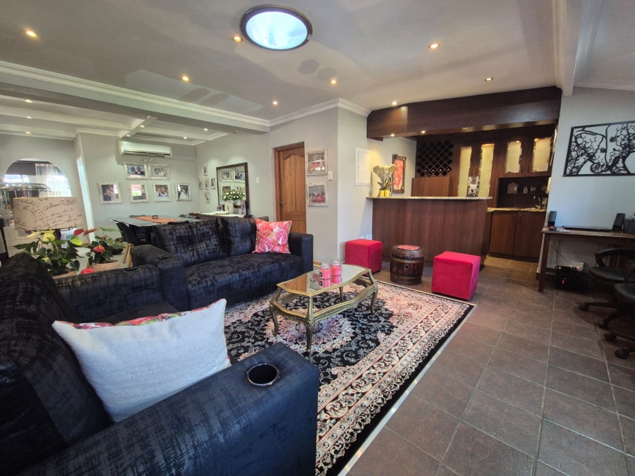 3 Bedroom Property for Sale in Three Rivers Proper Gauteng