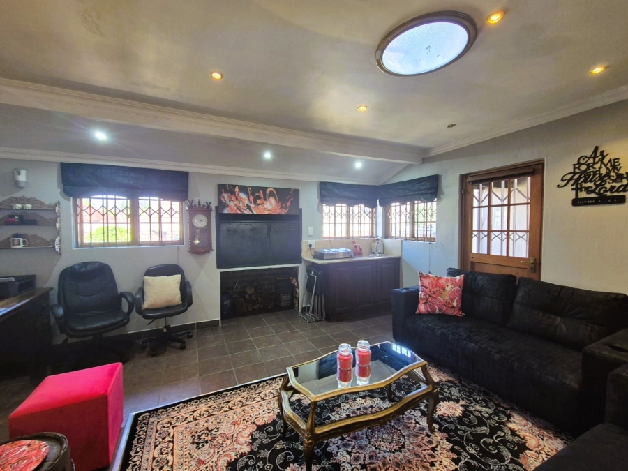 3 Bedroom Property for Sale in Three Rivers Proper Gauteng